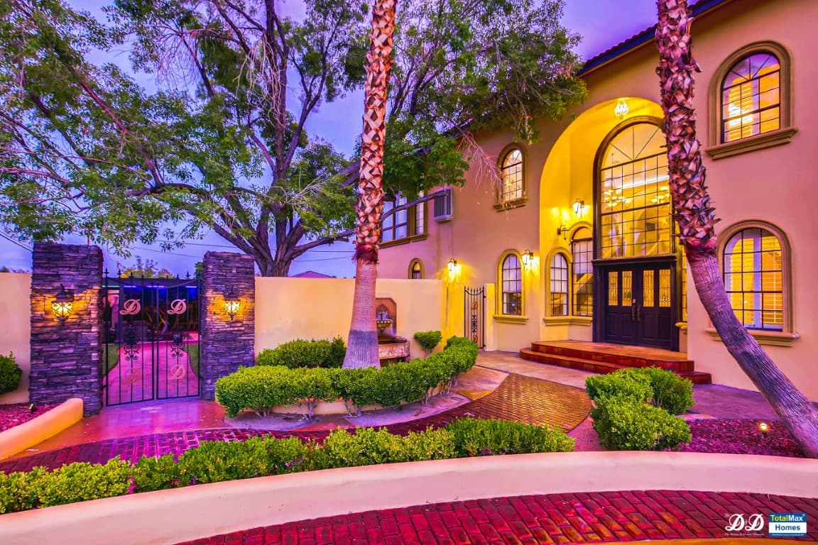 Dreams & Desires Mansion 1