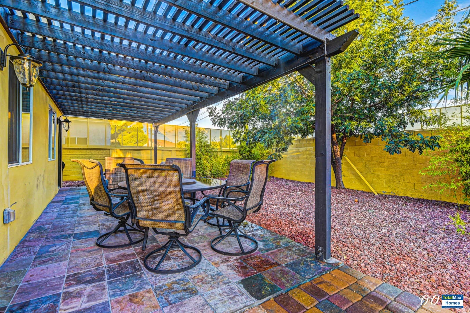 casita patio 1