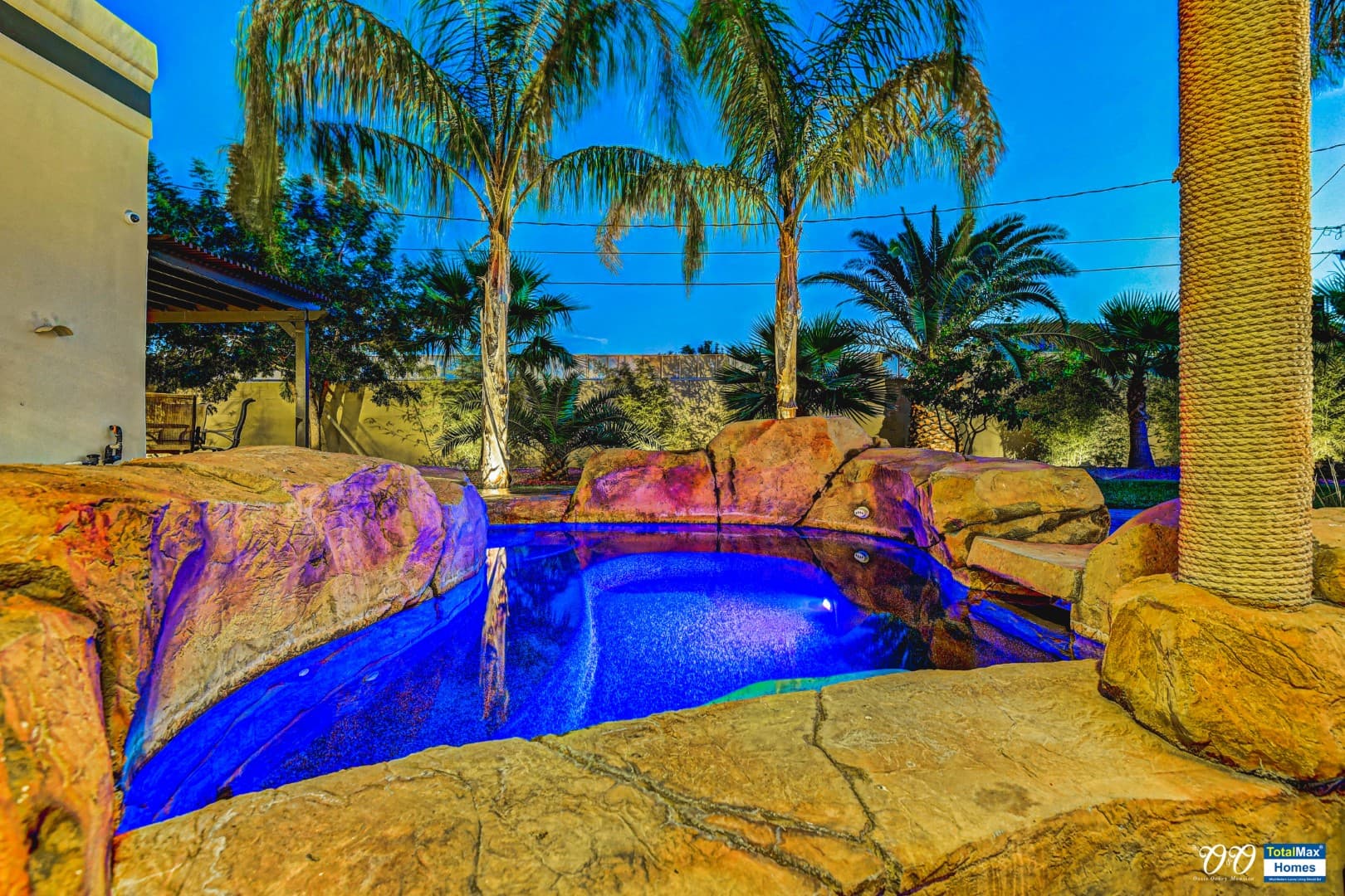 exterior hot tub 1