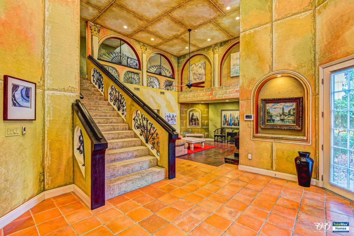 Oasis Oakey Mansion 2